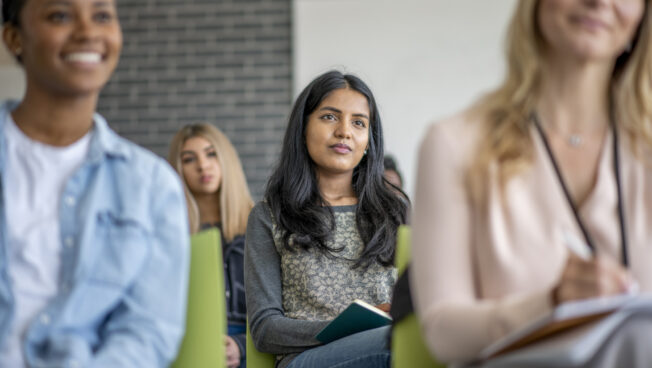 Un étudiant international qui étudie au Canada